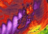 气象地图显示英国被每小时83英里的大风袭击，英国气象局发布飓风警报